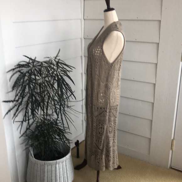 Chelsea & Theodore, long hand knit khaki vest, size L, classic/versatile worn 1x - Picture 2 of 6